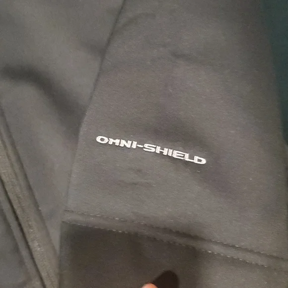 Columbia Omni-shield Breast Cancer zip up - Picture 2 of 4